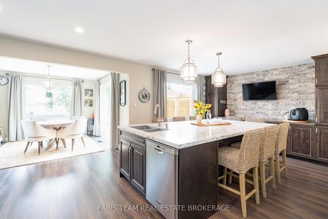 Photo 10 at 2032 Chantler Street, Stroud, Innisfil