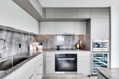 Photo 8 at 907 - 185 Alberta Avenue, Oakwood Village, Toronto Photo 8 at 907 - 185 Alberta Avenue, Oakwood Village, Toronto