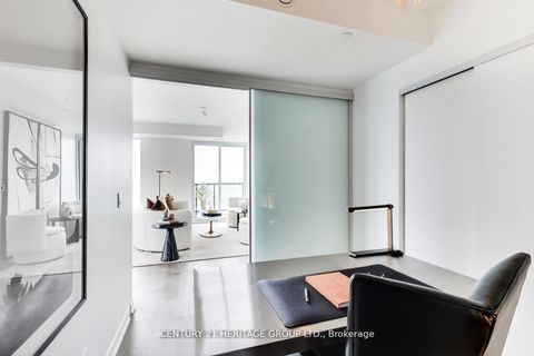 Photo 12 at 907 - 185 Alberta Avenue, Oakwood Village, Toronto