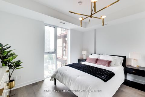 Photo 13 at 907 - 185 Alberta Avenue, Oakwood Village, Toronto