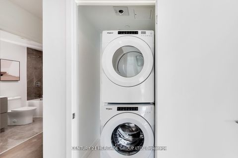 Photo 22 at 907 - 185 Alberta Avenue, Oakwood Village, Toronto
