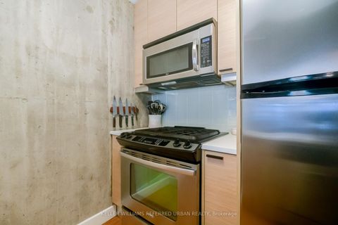 Photo 12 at 614 - 138 Princess Street, Moss Park, Toronto