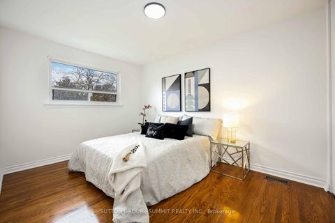 Photo 26 at 952 Oklahoma Drive, West Shore, Pickering