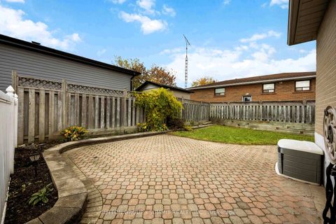 Photo 38 at 952 Oklahoma Drive, West Shore, Pickering