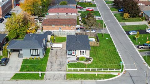 Photo 43 at 952 Oklahoma Drive, West Shore, Pickering