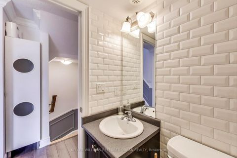 Photo 11 at 231 - 380 Hopewell Avenue, Belgravia, Toronto