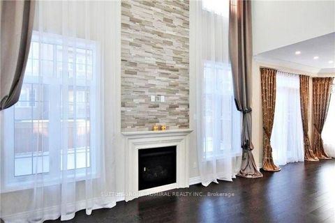 Photo 7 at 107 Queen Filomena Avenue, Patterson, Vaughan