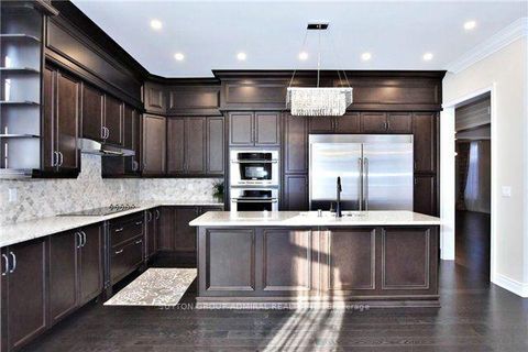 Photo 11 at 107 Queen Filomena Avenue, Patterson, Vaughan