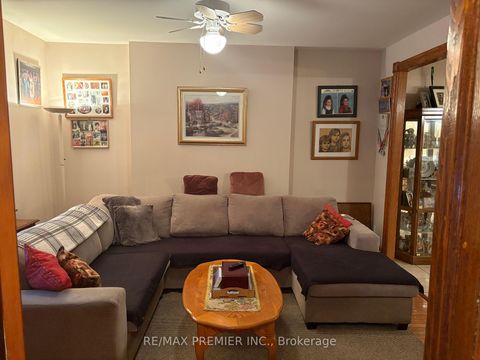 Photo 4 at 8 Normanna Avenue, Oakwood Village, Toronto