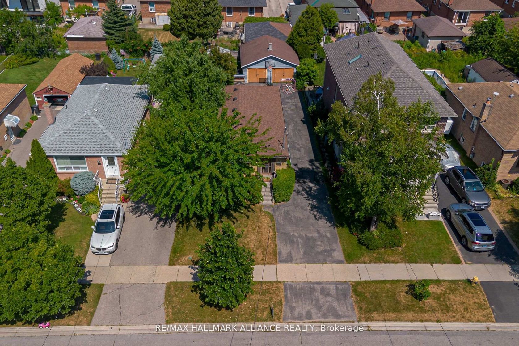 Photo 3 at 43 Trueman Avenue, City Centre West, Toronto Photo 3 at 43 Trueman Avenue, City Centre West, Toronto