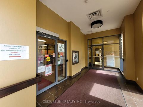 Photo 1 at 633 - 11211 Yonge Street, Devonsleigh, Richmond Hill