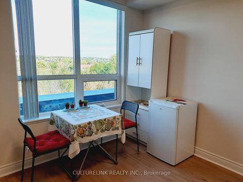 Photo 5 at 633 - 11211 Yonge Street, Devonsleigh, Richmond Hill