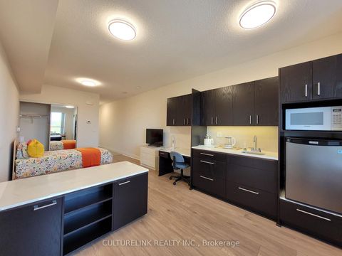 Photo 6 at 633 - 11211 Yonge Street, Devonsleigh, Richmond Hill