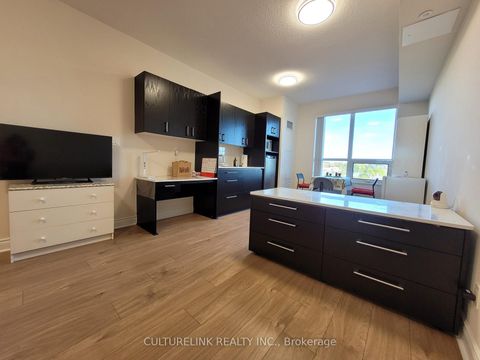 Photo 7 at 633 - 11211 Yonge Street, Devonsleigh, Richmond Hill