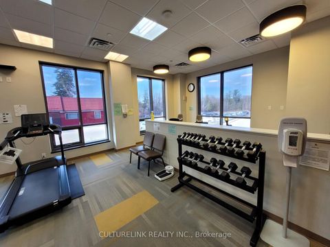 Photo 13 at 633 - 11211 Yonge Street, Devonsleigh, Richmond Hill