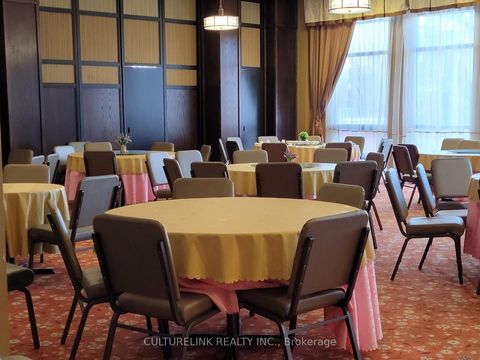 Photo 17 at 633 - 11211 Yonge Street, Devonsleigh, Richmond Hill