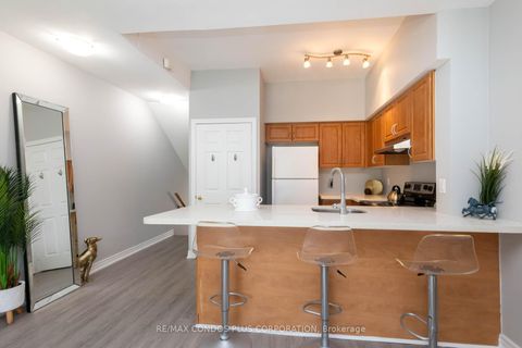 Photo 14 at 237 - 179 Bleecker Street, South St. James Town, Toronto
