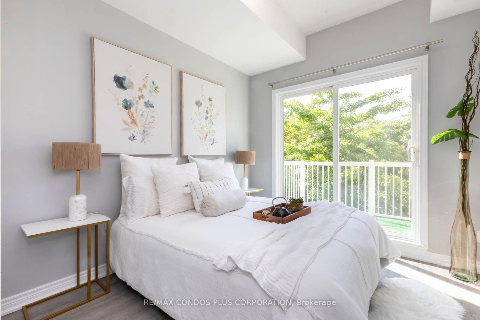 237 - 179 Bleecker Street, South St. James Town, Toronto by Loree Meneguzzi Real Estate 237 - 179 Bleecker Street, South St. James Town, Toronto