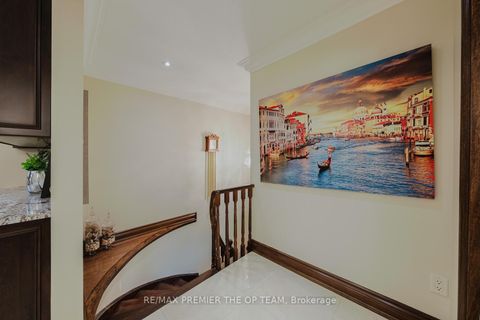 Photo 4 at 11 Imperial Court, East Woodbridge, Vaughan