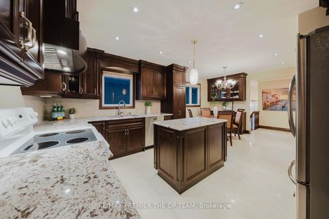 Photo 10 at 11 Imperial Court, East Woodbridge, Vaughan