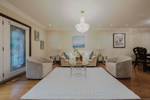 Photo 12 at 11 Imperial Court, East Woodbridge, Vaughan