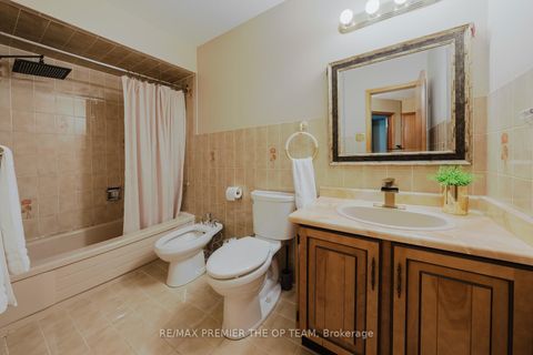 Photo 20 at 11 Imperial Court, East Woodbridge, Vaughan