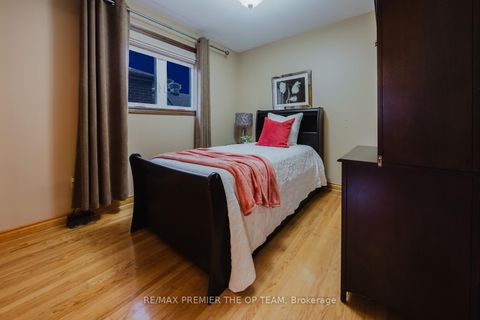 Photo 21 at 11 Imperial Court, East Woodbridge, Vaughan