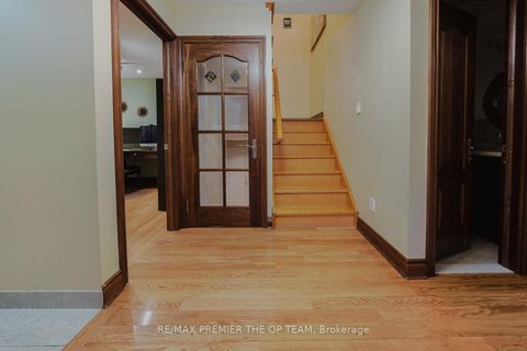 Photo 22 at 11 Imperial Court, East Woodbridge, Vaughan