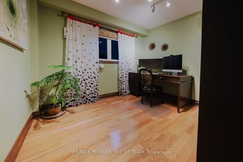 Photo 23 at 11 Imperial Court, East Woodbridge, Vaughan