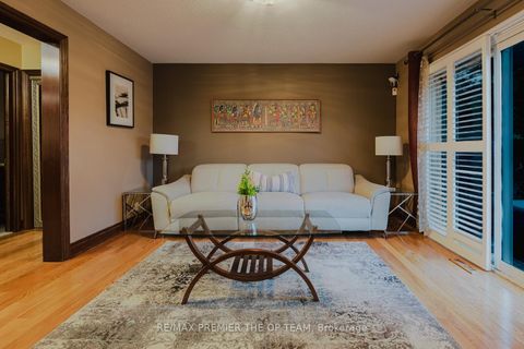 Photo 28 at 11 Imperial Court, East Woodbridge, Vaughan