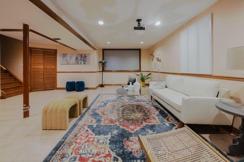 Photo 36 at 11 Imperial Court, East Woodbridge, Vaughan