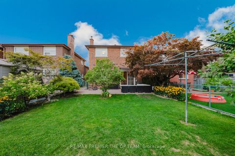 Photo 40 at 11 Imperial Court, East Woodbridge, Vaughan