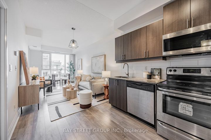 Photo 5 at 413 - 17 Kenaston Gardens, Bayview Village, Toronto