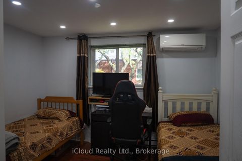 Photo 9 at 16 - 50 Coleman Avenue, Danforth, Toronto