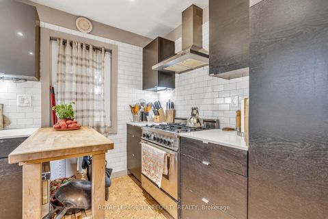 Photo 11 at 61 Parkchester Road, Amesbury, Toronto Photo 11 at 61 Parkchester Road, Amesbury, Toronto
