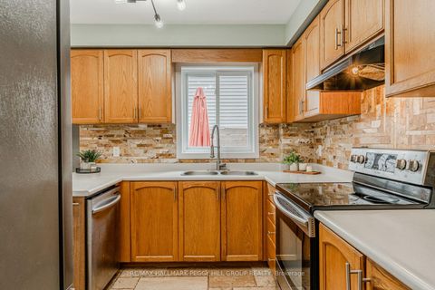 Photo 5 at 41 Penton Drive, Sunnidale, Barrie