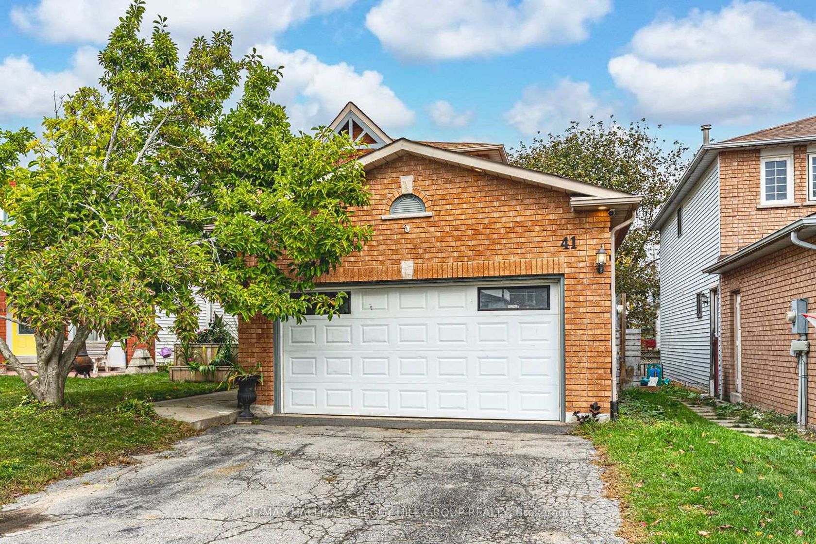41 Penton Drive, Sunnidale, Barrie photo number 2 41 Penton Drive, Sunnidale, Barrie photo number 2