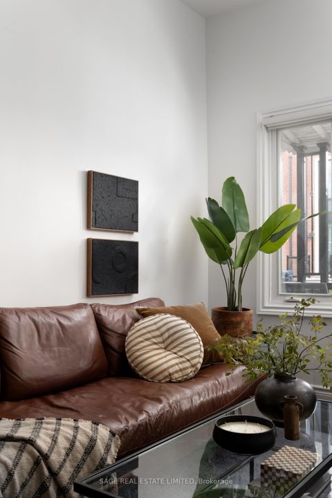 Photo 1 at 18 Palmerston Avenue, Bellwoods, Toronto