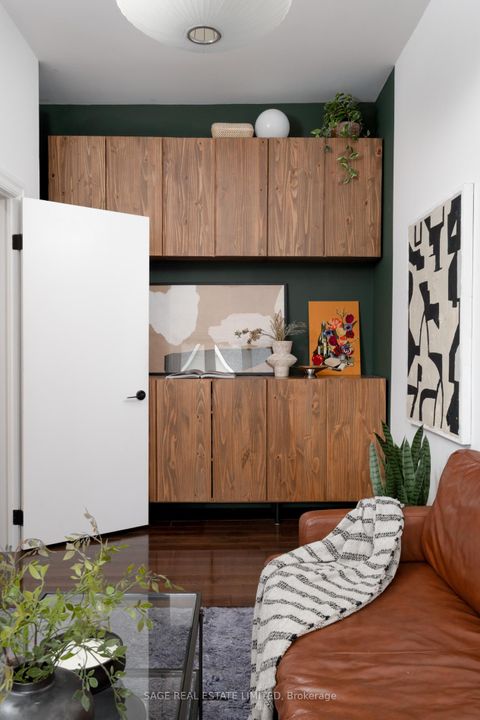 Photo 3 at 18 Palmerston Avenue, Bellwoods, Toronto