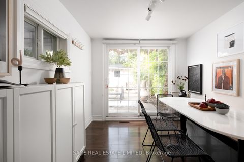 Photo 15 at 18 Palmerston Avenue, Bellwoods, Toronto
