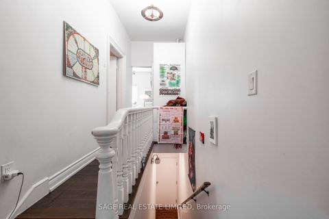 Photo 25 at 18 Palmerston Avenue, Bellwoods, Toronto