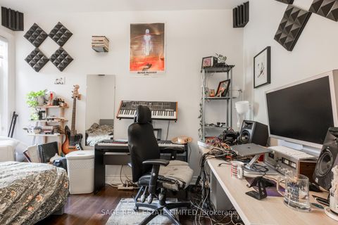 Photo 33 at 18 Palmerston Avenue, Bellwoods, Toronto