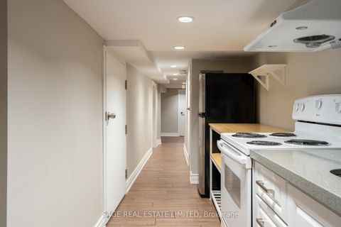 Photo 37 at 18 Palmerston Avenue, Bellwoods, Toronto