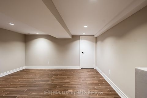 Photo 40 at 18 Palmerston Avenue, Bellwoods, Toronto