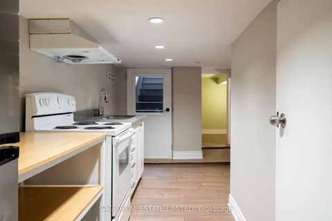 Photo 42 at 18 Palmerston Avenue, Bellwoods, Toronto