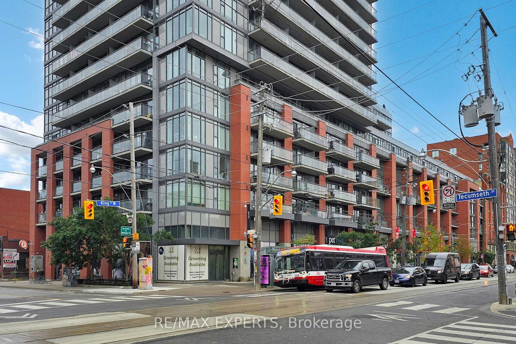 1013 - 775 King Street W, Niagara, Toronto by Loree Meneguzzi Real Estate 1013 - 775 King Street W, Niagara, Toronto