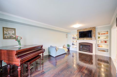 Photo 7 at 186 Solway Avenue, Maple, Vaughan Photo 7 at 186 Solway Avenue, Maple, Vaughan