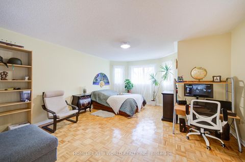 Photo 14 at 186 Solway Avenue, Maple, Vaughan Photo 14 at 186 Solway Avenue, Maple, Vaughan