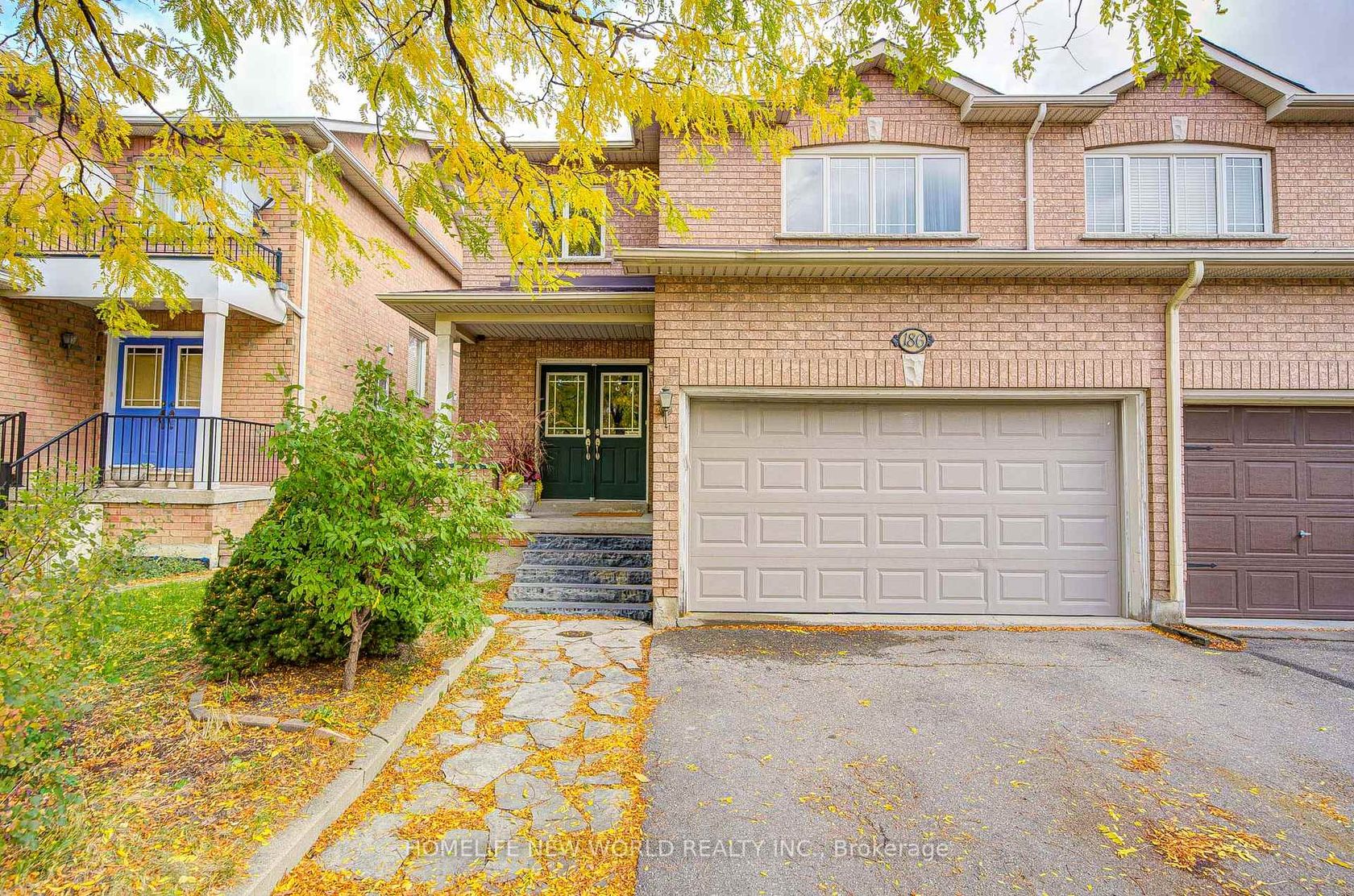 186 Solway Avenue, Maple, Vaughan photo 5 186 Solway Avenue, Maple, Vaughan photo 5