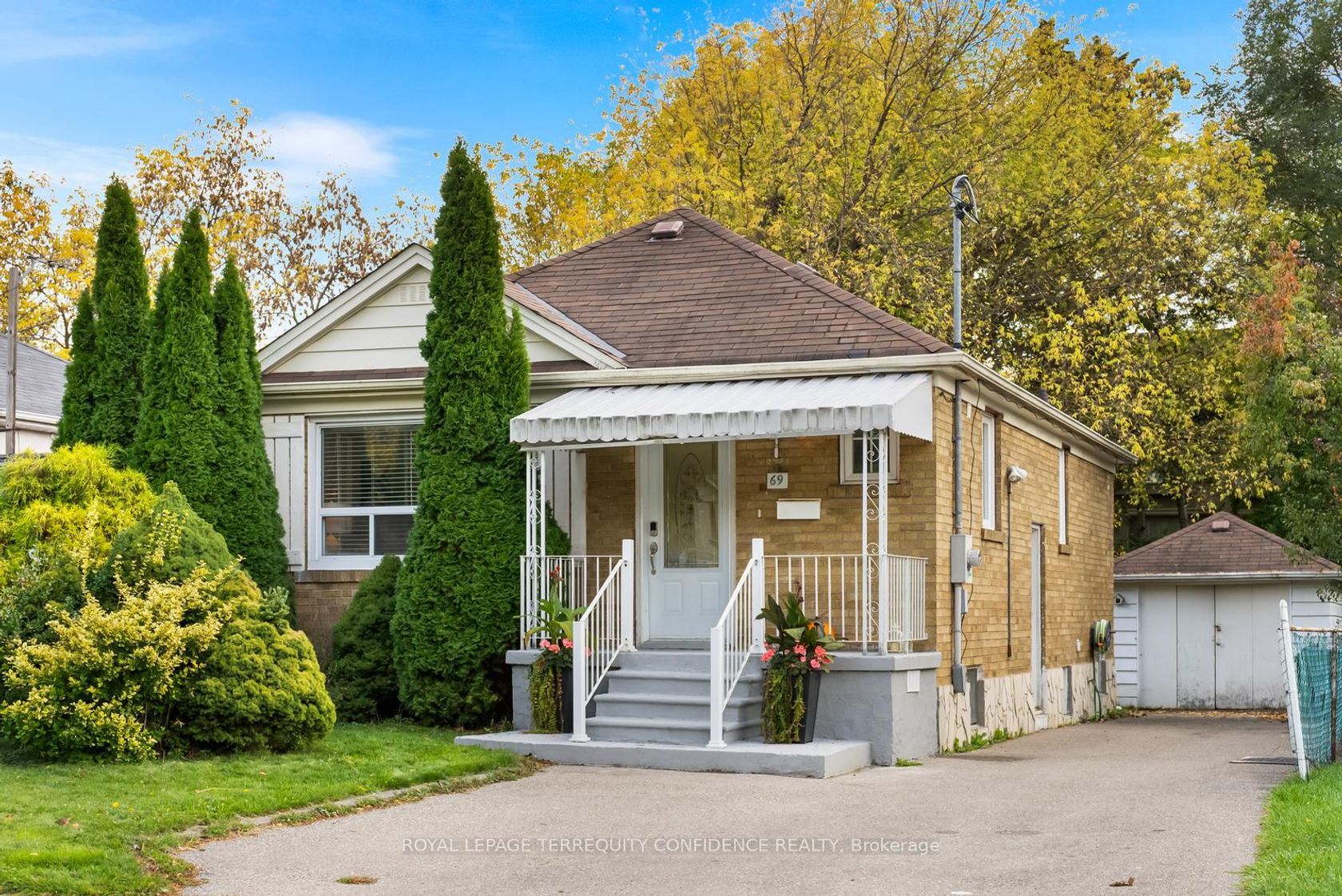 Photo 1 at 69 Nipigon Avenue, Newtonbrook East, Toronto Photo 1 at 69 Nipigon Avenue, Newtonbrook East, Toronto